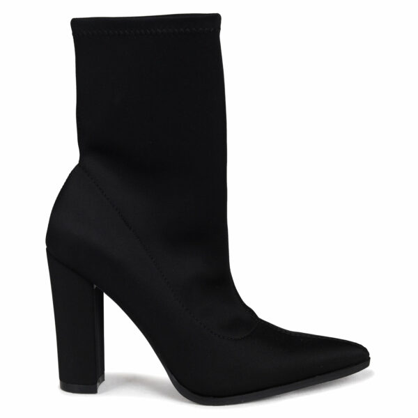 Stylish Chunky Boots – Trendy and Comfortable for All-Day Wear - Image 2