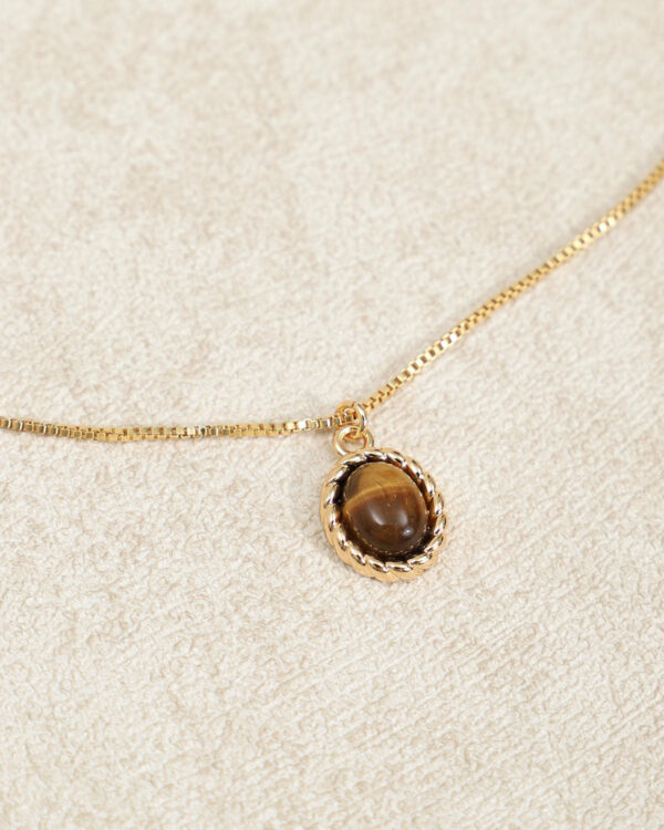 Retro Gold-Plated Necklace - Image 4