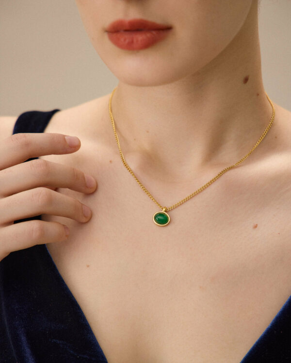 Retro Gold-Plated Necklace - Image 7