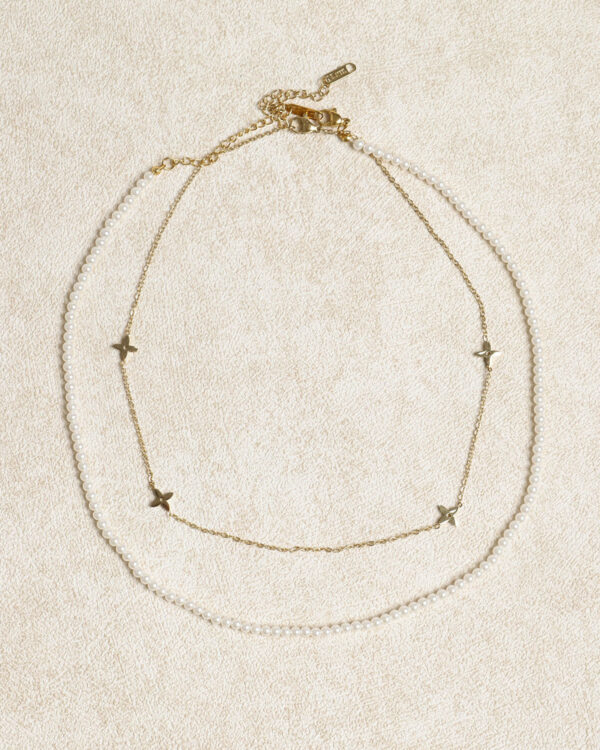 White Pearl Retro Necklace